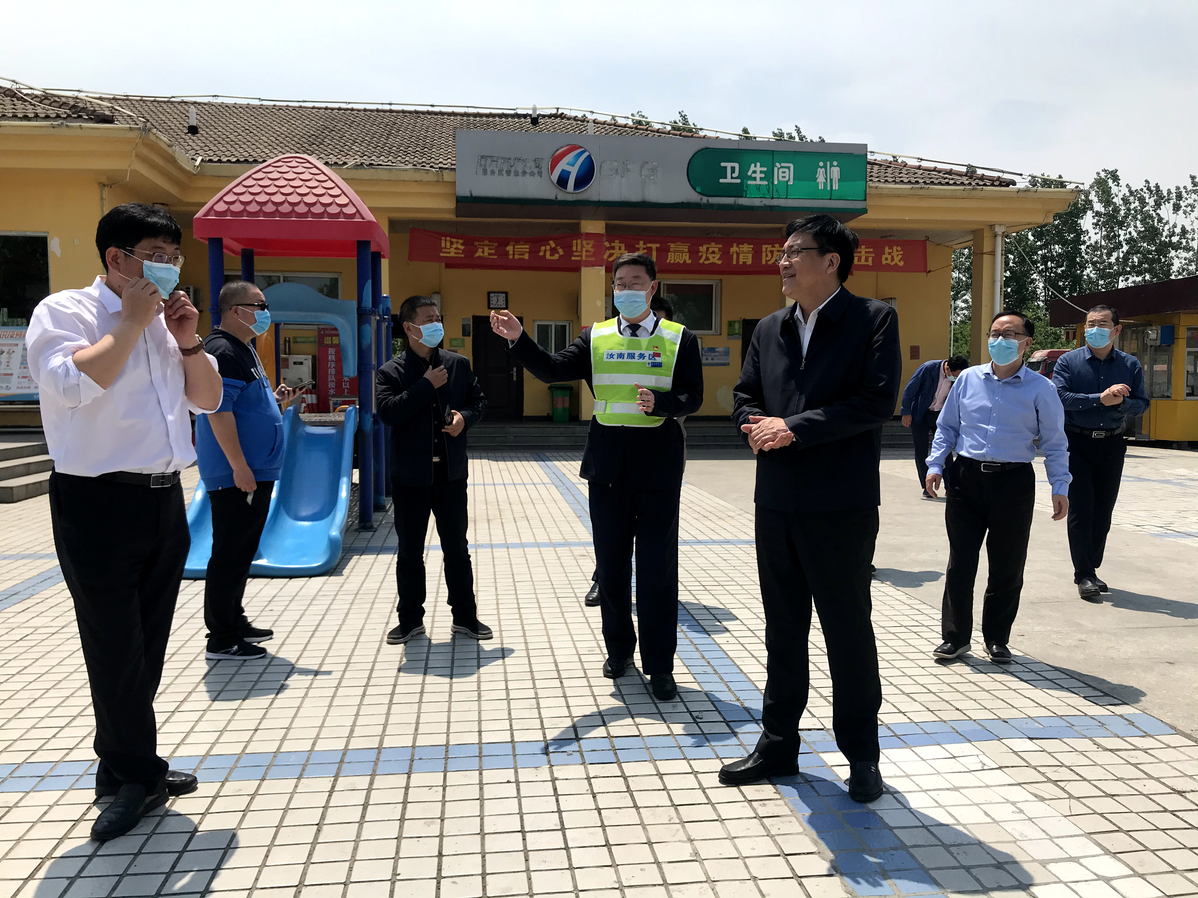 徐強副廳長途經汝南服務區指導照片1 (1).jpg