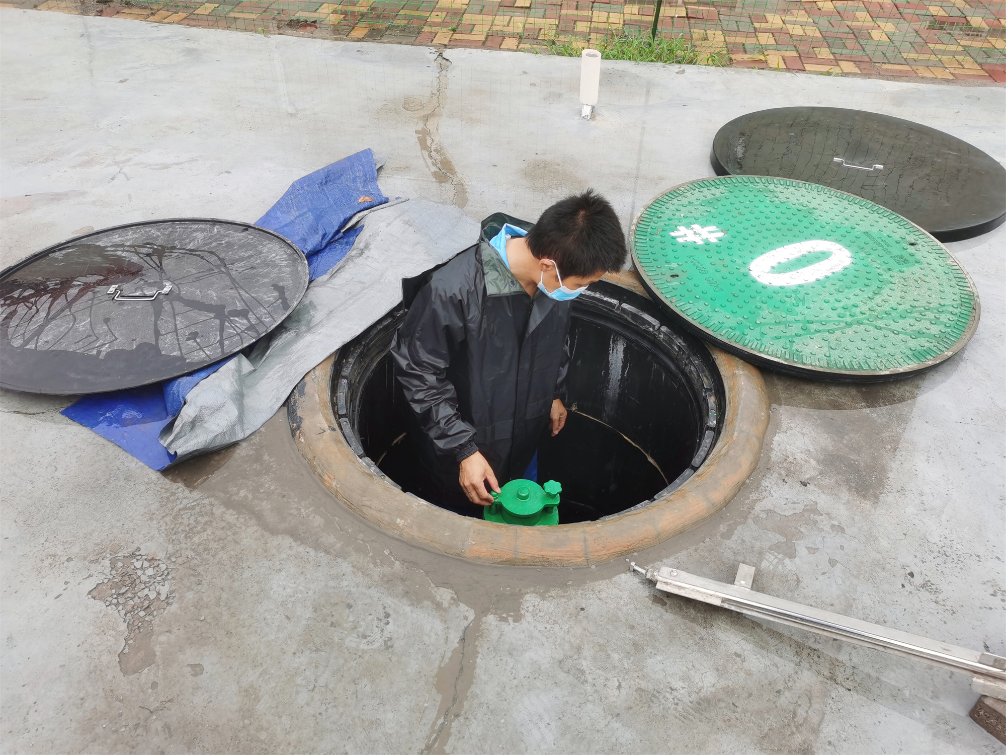 7月5日 安陽服務區加油站，檢查操作井是否有積水.jpg